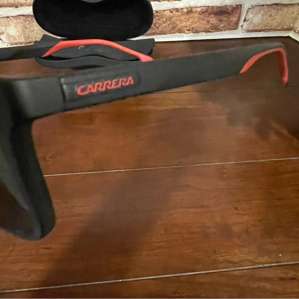 Carrera stylish black